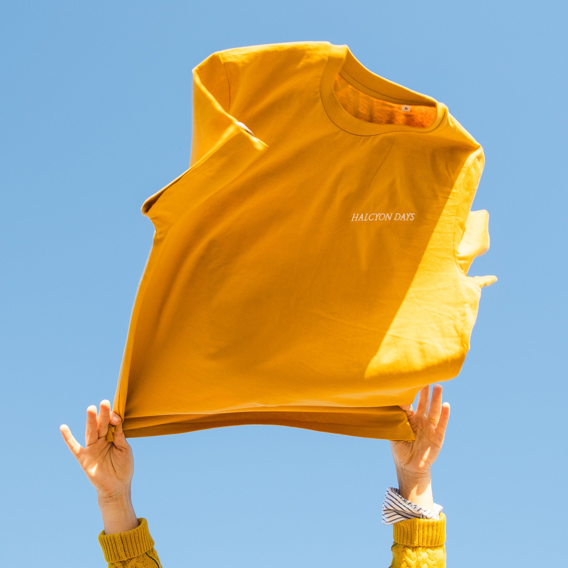 Ochre color short sleeved unisex tee